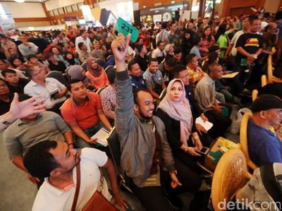 Meriahnya Lelang Mobil Koruptor