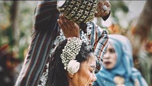 Ini Urutan Upacara Siraman dalam Pernikahan Adat Jawa