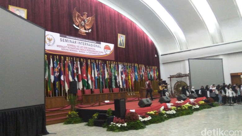 Merajut Nusantara untuk Perdamaian Dunia di Gedung Merdeka Merajut Nusantara untuk Perdamaian Dunia di Gedung Merdeka