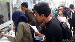 Penampakan Ratusan Pencari Kerja di Akhir Pekan