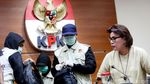Foto: Bergepok-gepok Duit Bukti Dugaan Suap Wali Kota Cilegon