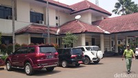 KPK mengamankan uang ratusan juta dalam OTT tersebut