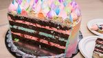 Lihat Cantiknya Warna-warni Cake Buatan Mantan Guru Ini