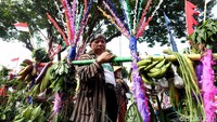 Karnaval budaya ini menjadi agenda rutin yang digelar oleh warga Bambu Apus, Jakarta Timur.