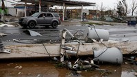 Instalasi listrik yang rusak terlihat di Guayama, Puerto Riko. (REUTERS/Carlos Garcia Rawlins)