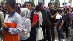 Penampakan Ratusan Pencari Kerja di Akhir Pekan