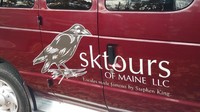 Salah satu penyedia jasa tur film IT adalah SK Tours. SK sendiri merupakan singkatan dari Stephen King (Maine Public)