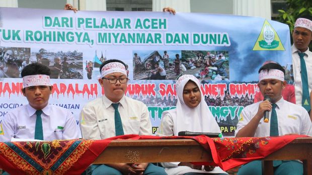 Pelajar Sman 1 Banda Aceh Sumbang 1 Ton Beras Untuk Rohingya
