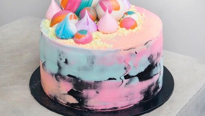 Lihat Cantiknya Warna-warni Cake Buatan Mantan Guru Ini