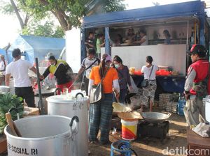 BPBD Jatim Kirim 2 Mobil Dapur Umum untuk Pengungsi Gunung Agung