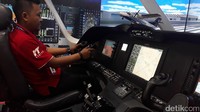 Dirinya mengatakan, mesin yang dapat digunakan untuk pilot dan co-pilot itu memiliki kemiripan 70% dari cockpit asli pesawat N219. Cockpit demostrator tersebut hanya digunakan untuk orang-orang yang sekadar ingin mencoba sensasi menerbangkan pesawat. Berbeda dengan simulator yang benar-benar didesain untuk belajar menerbangkan pesawat.
