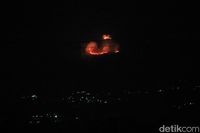 Kawasan Gunung Selasih Bandung Terbakar