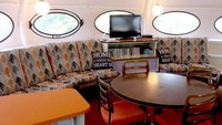 Adalah Juanita Clearwater yang menjadi pemilik rumah UFO tersebut. Dia menggunakannya untuk liburan bersama keluarganya. Istimewa/Juanita Clearwater.