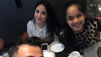 Rumah mewah di kawasan Green Andara yang seharusnya terjaga malah bisa dibobol. Patut dipertanyakan mengapa keamanan di komplek elit itu bisa disusupi pria yang disebut polisi mengalami gangguan kejiwaan. Foto: Instagram @raffinagita1717