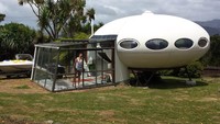 Begini penampakan rumah unik berbentuk UFO di Selandia Baru. Istimewa/Juanita Clearwater.