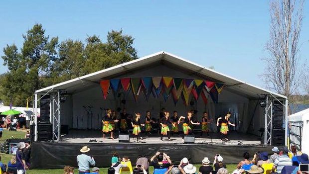 Tarian Bali di panggung Australia