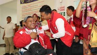 Senyum cerah terlihat di wajah para atlet Indonesia yang berhasil membawa harum nama negara di Kuala Lumpur kemarin (dok. Humas Kemenpora)