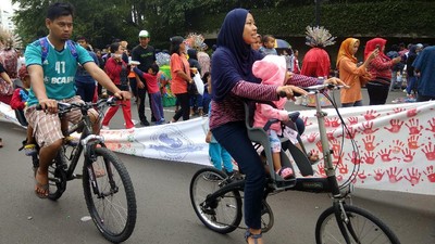 Kring kring! Serunya Sepedaan di Car Free Day Jakarta