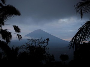 PVMBG: Aktivitas Gunung Agung Meningkat dan Berpotensi Meletus