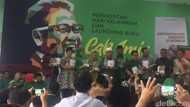Cak Imin Rayakan Ultah ke-51 dengan Luncurkan 2 Buku Cak Imin Rayakan Ultah ke-51 dengan Luncurkan 2 Buku