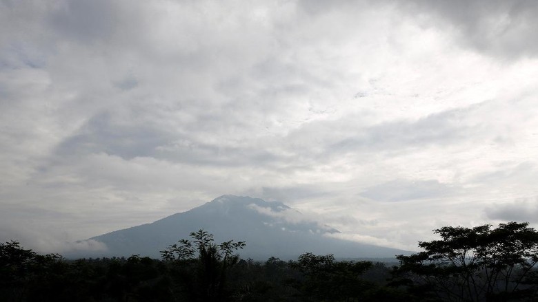 Selama 12 Jam, Ada 51 Gempa Tektonik terkait Aktivitas Gunung Agung Selama 12 Jam, Ada 51 Gempa Tektonik terkait Aktivitas Gunung Agung