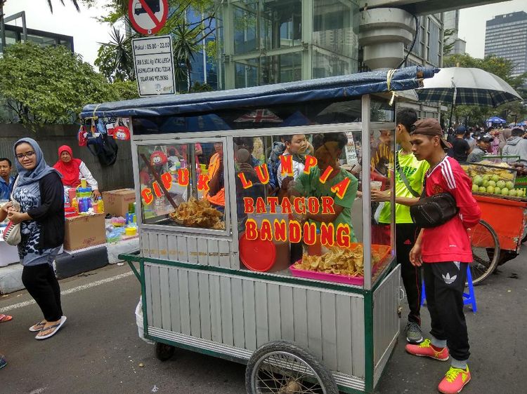 Foto: Berbagai Godaan yang Gagalkan Pembakaran Kalori di Car Free Day