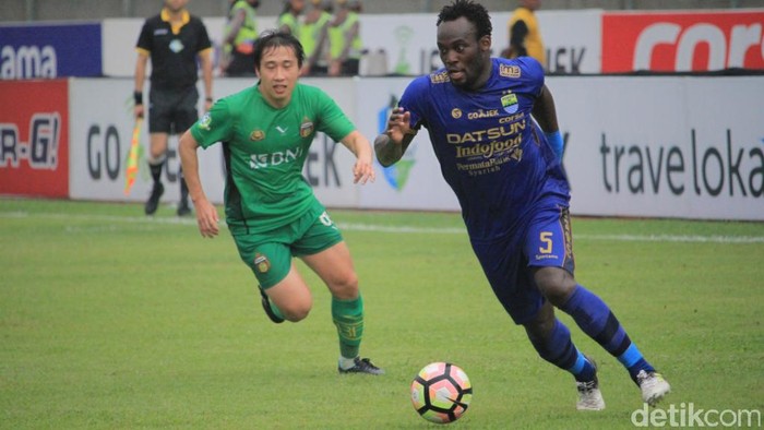 Persib Bandung selamat dari kekalahan kala menjamu Bhayangkara FC di lanjutan Liga 1. Gol Michael Essien memaksa pertandingan berakhir 1-1.
