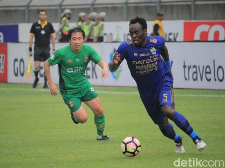 Gol Essien Selamatkan Persib dari Kekalahan di Kandang
