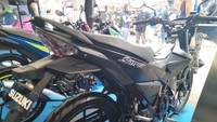 Dengan warna yang diklaim lebih kekinian, Sales & Marketing 2W Dept.Head PT SIS Yohan Yahya menuturkan gaya Satria akan semakin maksimal bagi kawula muda Indonesia.Foto: Ruly Kurniawan