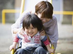 Karena Anak Kita Nggak Butuh Ibu yang Sempurna...