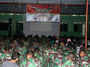 Korem Solo Nobar Film G30S/PKI di Lapangan Kottabarat Malam Ini