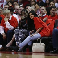 Kylie Jenner dikabarkan tengah hamil lima bulan. Kabar tersebut cukup mengejutkan karena Kylie baru berusia 20 tahun. Usia yang terhitung muda untuk wanita masa kini. Foto: dok. Getty Images