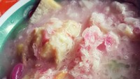 Yang ini dari Semarang diunggah oleh @vonvinvinvda. Isian es campur ini manisan kolang-kaling, agar-agar, duren, susu segar dan es serut.Foto: Istimewa
