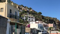 Mempunyai panjang 9 kilometer dan lebar 7 kilometer, Lipari menjadi pulau terbesar di Kepulauan Aeolian (Dok. CNN Travel)