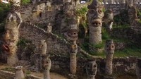 Peilung baru menyelesaikan setengah kastil. Ia akan membiarkan alam, Tuhan, dan generasi selanjutnya untuk menyelesaikan sisanya (BBC Travel)