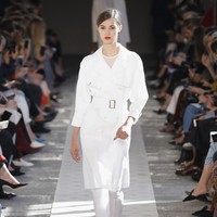 A model walks the runway at the Max Mara show during Milan Fashion Week Spring/Summer 2018 on September 21, 2017 in Milan, Italy.  (Photo by Andreas Rentz/Getty Images)