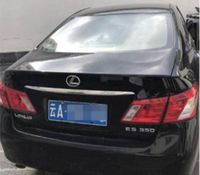 Mobil Lexus yang bodinya digores Zhang