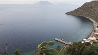 Yang dimaksud dengan surga dan neraka yang pernah tabrakan di Kepulauan Aeolian? Artinya di sana pernah terjadi leturan gunung yang menghancurkan semuanya namun stelahnya pulau ini kembali menjadi destinasi wisata yang cantik (Dok. CNN Travel)