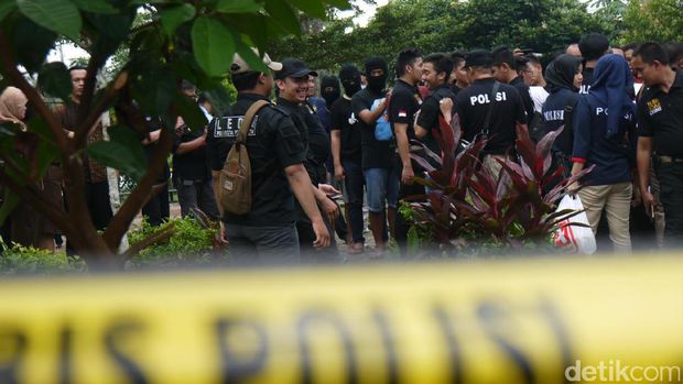 Rekonstruksi duel gladiator di Bogor
