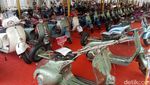 Puluhan Vespa Pamer Kecantikan di Yogyakarta
