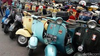 Kontes dengan berbagai kategori ini diikuti lebih dari 50 skuter.