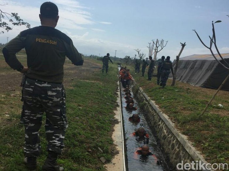 24 Calon Taruna Penerbang Mulai Masuk Kampus Pilot School 24 Calon Taruna Penerbang Mulai Masuk Kampus Pilot School
