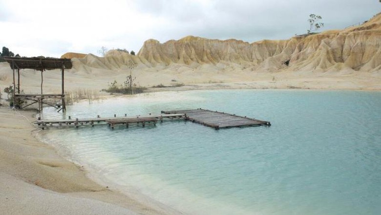 Danau Biru Bintan/ Foto: (faridalubis/dTraveler) Danau Biru Bintan/ Foto: (faridalubis/dTraveler)