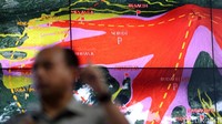 Sutopo memberikan penjelasan terkait status Gunung Agung di kantor BNPB, Jalan Pramuka, Jakarta Timur, Senin (25/9/2017).