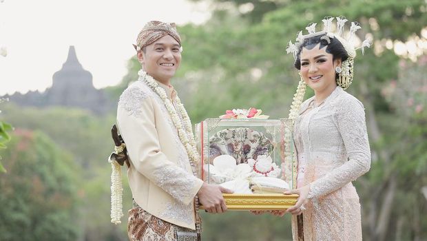 10 Pernikahan Terhot di Tahun 2017 