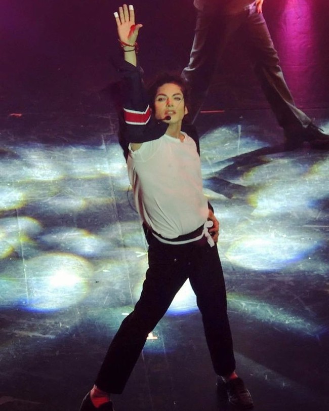 Sergio Cortes memang sangat mirip dengan Michael Jackson. Usut punya usut, Sergio ternyata berprofesi sebagai peniru profesional Michael Jackson. Foto: Instagram