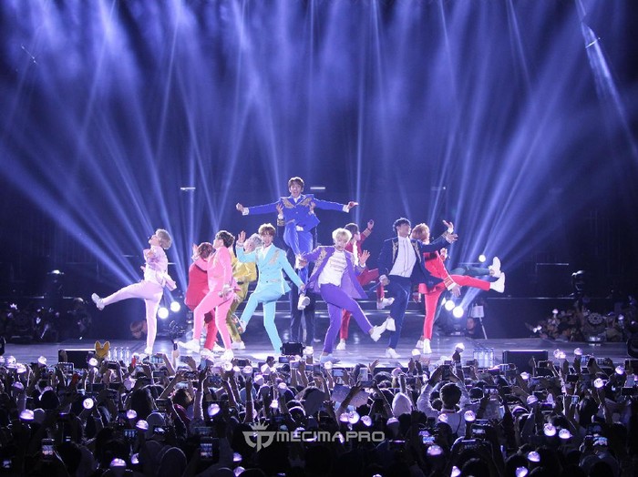 Diamond Edge SEVENTEEN: Warna-Warni Ceria di Malam Minggu