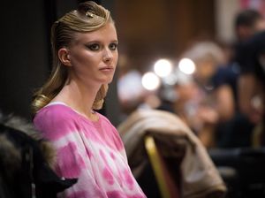 Lihat Inspirasi Tren Kecantikan dari London Fashion Week