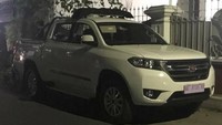 Ini wajah mobil yang diduga Esemka Digdaya dan sempat tertangkap kamera warganet di Solo. Foto: Facebook.
