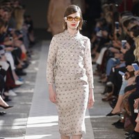 A model walks the runway at the Max Mara show during Milan Fashion Week Spring/Summer 2018 on September 21, 2017 in Milan, Italy.  (Photo by Andreas Rentz/Getty Images)